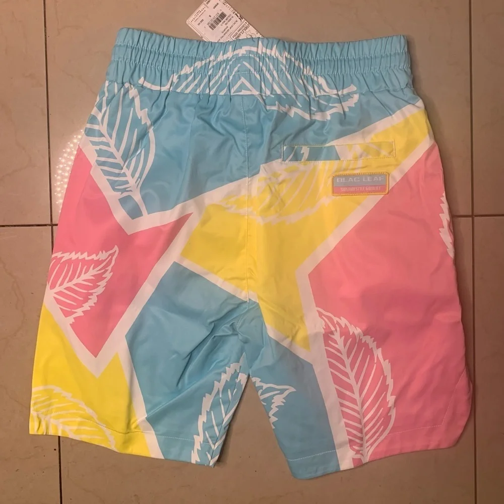 Blac leaf graphic shorts Sz small